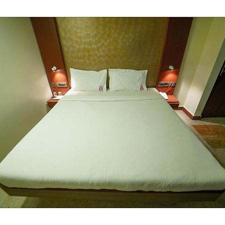 Everestparkresidency Otel Tiruchirappalli Dış mekan fotoğraf
