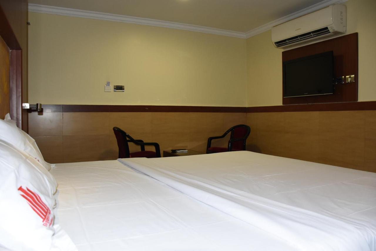 Everestparkresidency Otel Tiruchirappalli Dış mekan fotoğraf