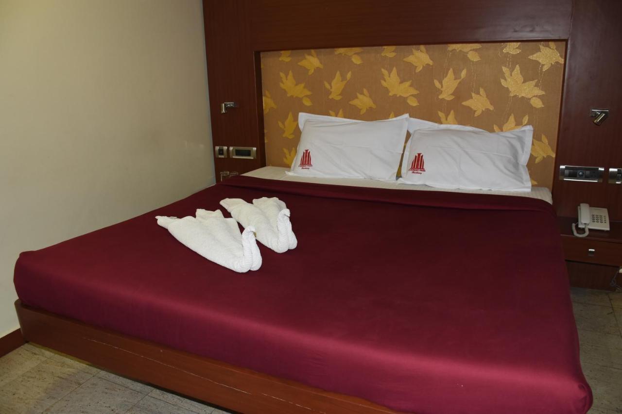 Everestparkresidency Otel Tiruchirappalli Dış mekan fotoğraf