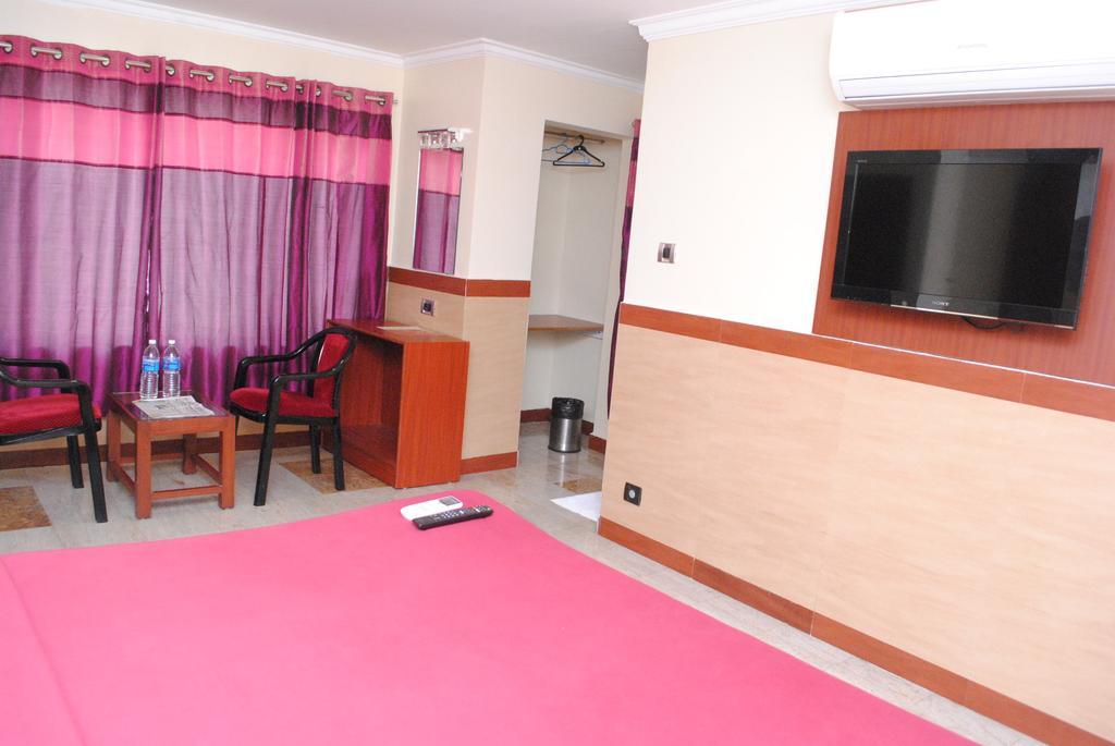 Everestparkresidency Otel Tiruchirappalli Oda fotoğraf