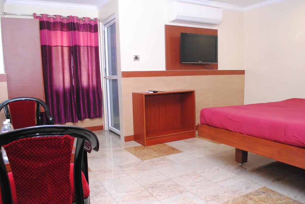 Everestparkresidency Otel Tiruchirappalli Oda fotoğraf