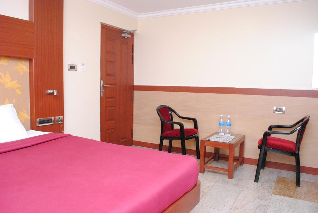 Everestparkresidency Otel Tiruchirappalli Oda fotoğraf