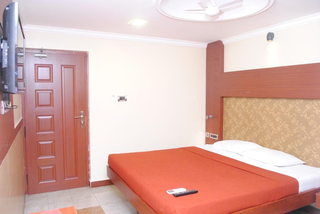 Everestparkresidency Otel Tiruchirappalli Oda fotoğraf