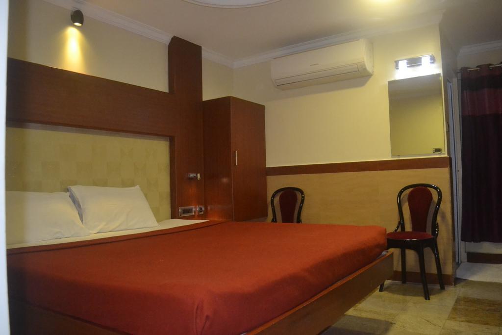 Everestparkresidency Otel Tiruchirappalli Oda fotoğraf
