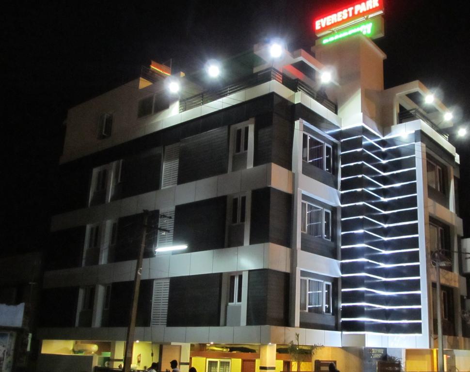 Everestparkresidency Otel Tiruchirappalli Dış mekan fotoğraf