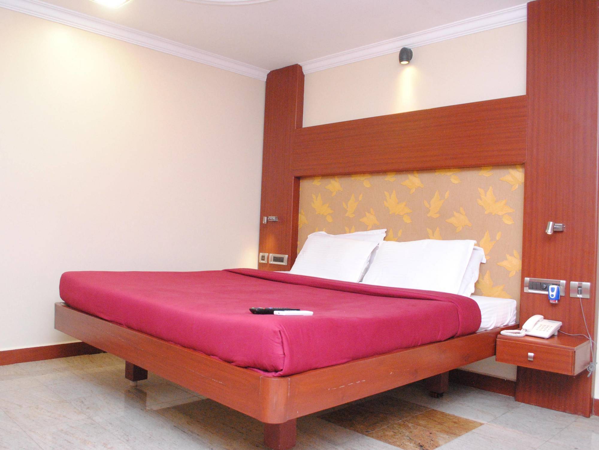 Everestparkresidency Otel Tiruchirappalli Dış mekan fotoğraf